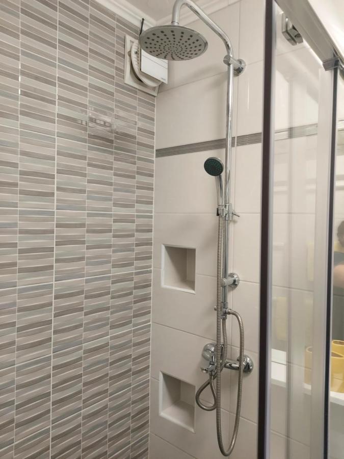 Apartmant Bionda Novi Vinodolski, Cozy And Nice Apartment For 4 People In The City Center エクステリア 写真