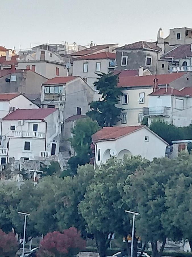 Apartmant Bionda Novi Vinodolski, Cozy And Nice Apartment For 4 People In The City Center エクステリア 写真